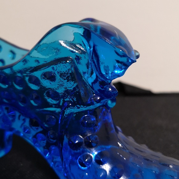 Vintage Collectible Fenton Stamped Blue Hobnail Cat Design Glass Shoe - Picture 2 of 4